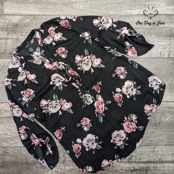 Rue 21 Sheer 3/4 Sleeve Top Size M - Picture 1 of 5